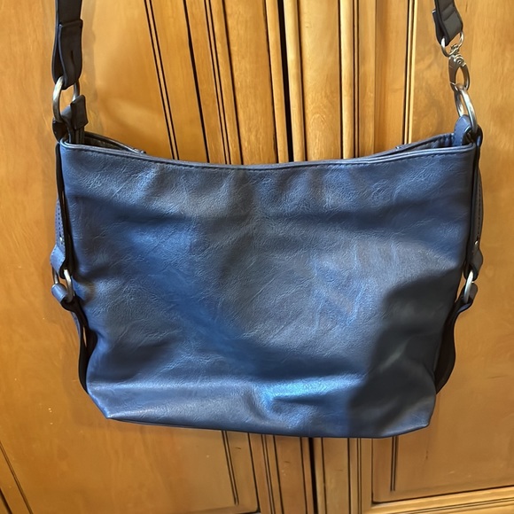 Large Crossbody Bag - Picture 3 of 15